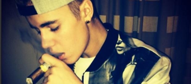 Justin Bieber promete que mudou. Justin Bieber promete que mudou.