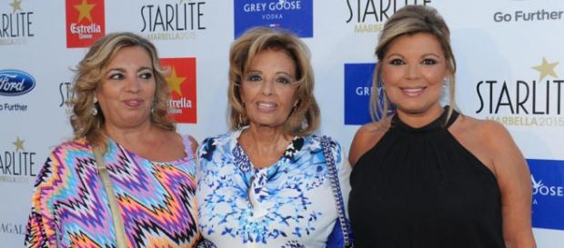 Maria Teresa Campos con sus hijas Maria Teresa Campos con sus hijas