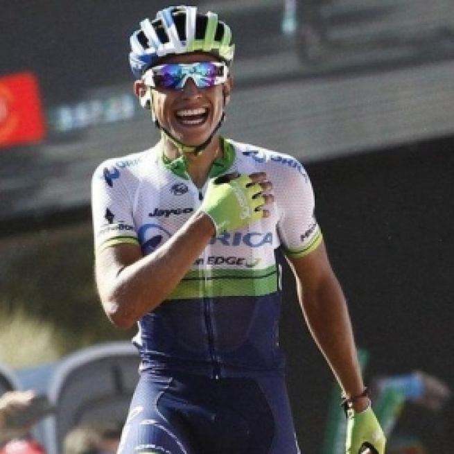 Chaves outsprints Dumoullin to take Stage 2