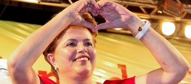 Dilma diz que crise será superada com amor Dilma diz que crise será superada com amor