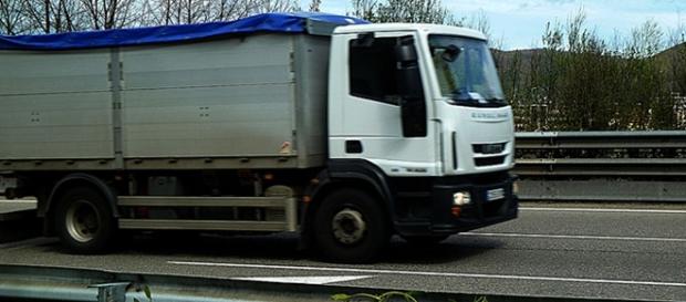 Il camion aveva targa italiana. Il camion aveva targa italiana.