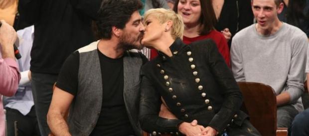Xuxa xinga de quenga mulher por Junno Xuxa xinga de quenga mulher por Junno