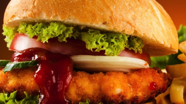 I famosi hamburger dei fast food sarebbero nocivi