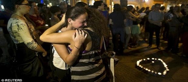 La imagen muestra la desolación de sus compañeras. La imagen muestra la desolación de sus compañeras.