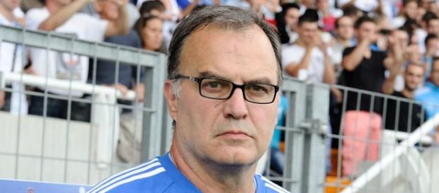 Marcelo Bielsa sigue en la órbita del Tri Marcelo Bielsa sigue en la órbita del Tri