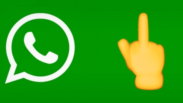 In arrivo il dito medio su WhatsApp