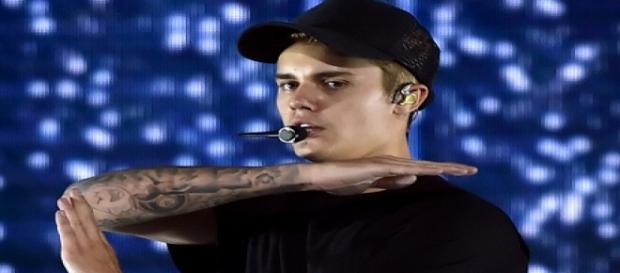 Justin Bieber estreia coreografia no VMA 2015 Justin Bieber estreia coreografia no VMA 2015