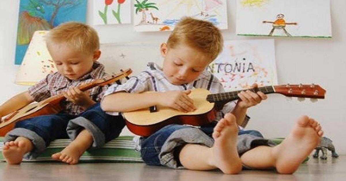 L'importanza di suonare uno strumento fin da bambini