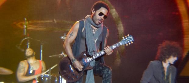 Lenny Kravitz tuvo un percance en pleno recital Lenny Kravitz tuvo un percance en pleno recital