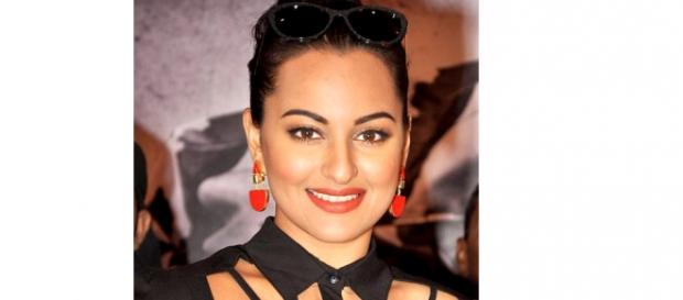 Sonakshi to play Haseena Parkar in her next Sonakshi to play Haseena Parkar in her next