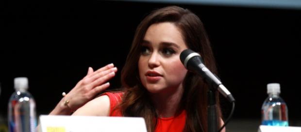 Wie schlimm ist Emilia Clarkes Schlaflähmung? Wie schlimm ist Emilia Clarkes Schlaflähmung?