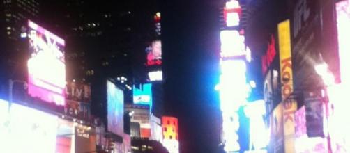 Veduta notturna di Times Square, New York