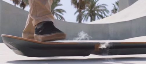 Si chiama Slide ed è il nuovo hoverboard di Lexus