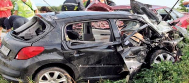 Accident grav dupa ce soferul a adormit Accident grav dupa ce soferul a adormit