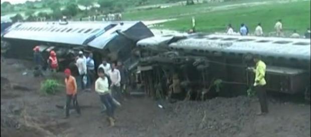 Imagini surprinse la locul catastrofei din India Imagini surprinse la locul catastrofei din India