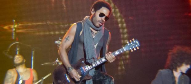 Lenny Kravitz durante una actuación Lenny Kravitz durante una actuación