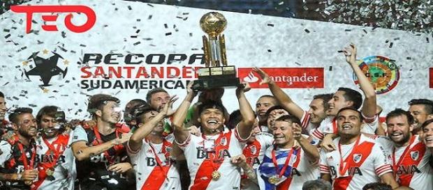 Teo alentó a sus ex compañeros de cara a la final Teo alentó a sus ex compañeros de cara a la final