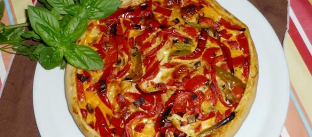 Torta rustica con peperoni e radicchio Torta rustica con peperoni e radicchio