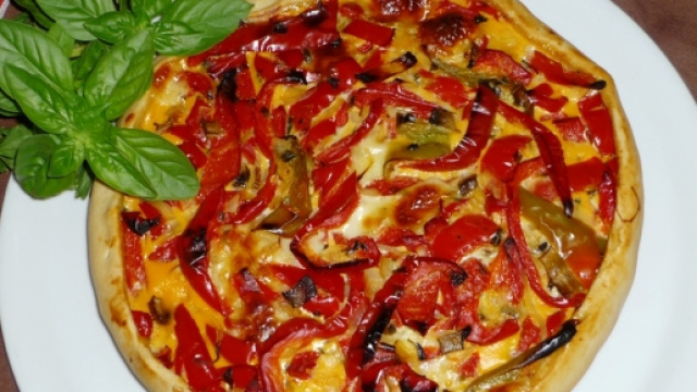 Torta rustica con peperoni e radicchio