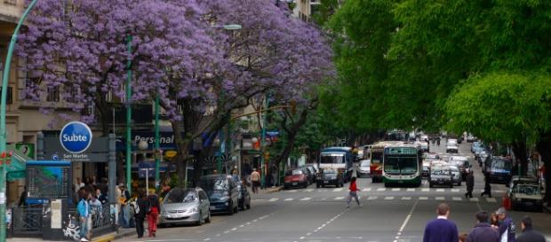 Av. Santa Fe, una de las más pintorescas Av. Santa Fe, una de las más pintorescas