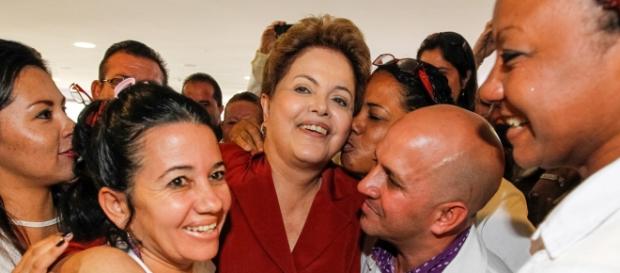 Dilma é saudada por médicos cubanos Mais Médicos Dilma é saudada por médicos cubanos Mais Médicos