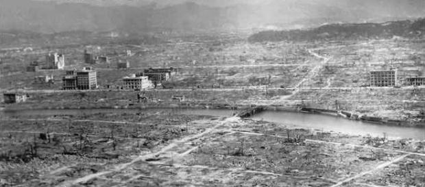 Hiroshima devastada pela bomba atómica. Hiroshima devastada pela bomba atómica.