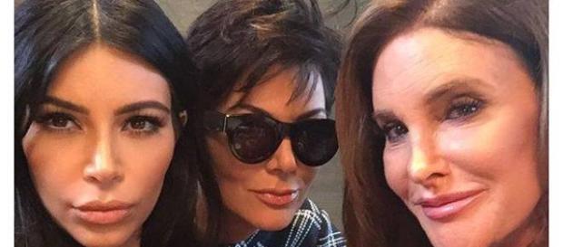 Kim Kardashian, Kris Jenner e Caitlyn Jenner Kim Kardashian, Kris Jenner e Caitlyn Jenner