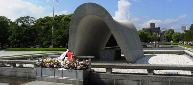 Monumento al ricordo: Hiroshima Cenotaph Monumento al ricordo: Hiroshima Cenotaph