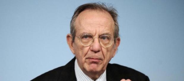 Il ministro dell'Economia, Pier Carlo Padoan Il ministro dell'Economia, Pier Carlo Padoan