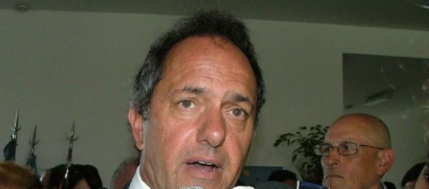 Scioli a favor de la educación y el trabajo Scioli a favor de la educación y el trabajo