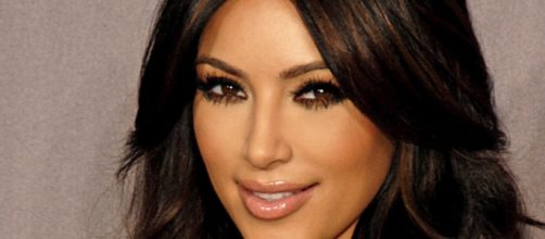 Kim Kardashian - cura dei capelli con multishampoo