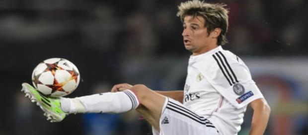 Fábio Coentrão quer assinar pelo Benfica. Fábio Coentrão quer assinar pelo Benfica.