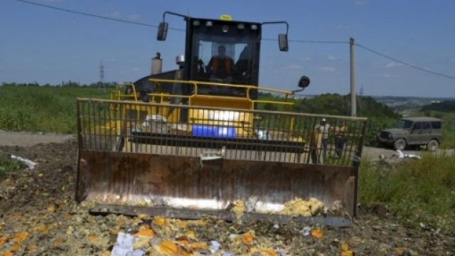 La Russia distrugge il cibo europeo sotto embrago