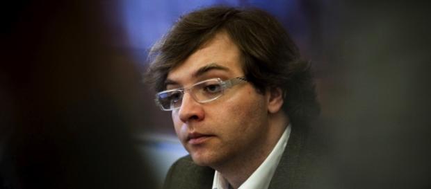 Carlos Oliveira, ex-Secretário de Estado. Carlos Oliveira, ex-Secretário de Estado.