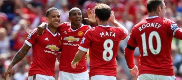 Manchester United with the first win. Manchester United with the first win.