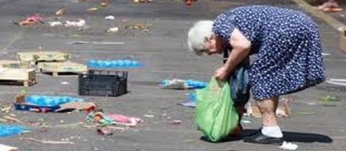Anziani in miseria a causa della crisi