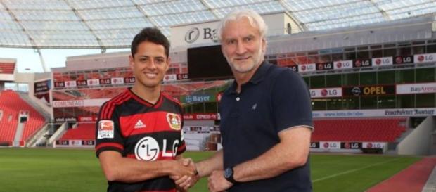 Chicharito fue presentado con el Bayer Leverkusen Chicharito fue presentado con el Bayer Leverkusen