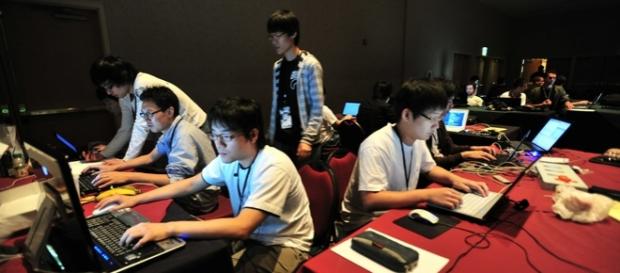 Un concurs al hackerilor la DEFCON în Las Vegas Un concurs al hackerilor la DEFCON în Las Vegas