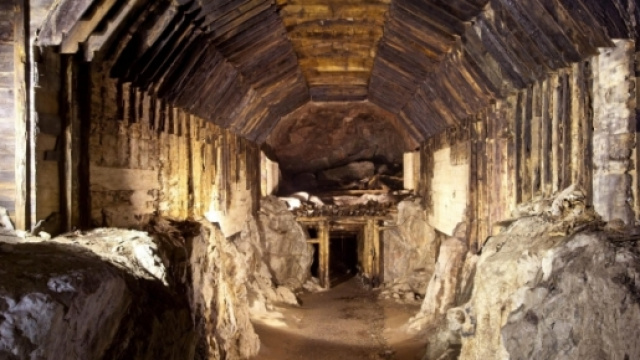 Il treno, si troverebbe in un tunnel segreto.