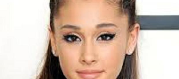 Ariana Grande, cantante y artista. Ariana Grande, cantante y artista.