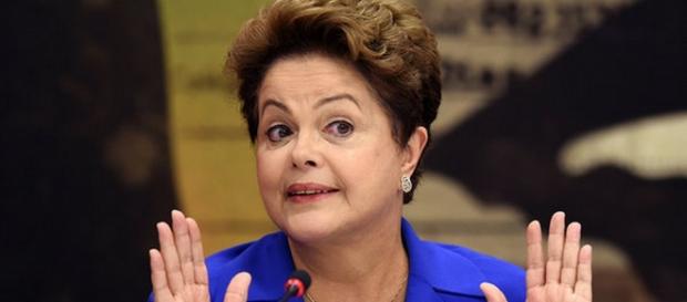 Dilma diz que ela não deixa governo Dilma diz que ela não deixa governo