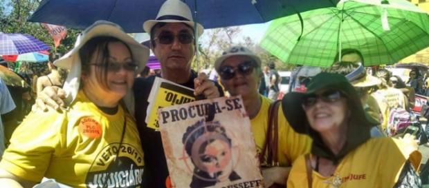 Élcio Kozminski em manifestação em Brasília Élcio Kozminski em manifestação em Brasília
