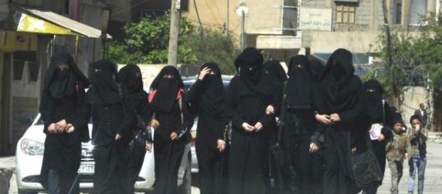 Femmes esclaves sexuelles de Daech Femmes esclaves sexuelles de Daech