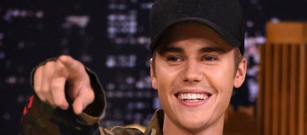 Justin Bieber mudou o seu visual. Justin Bieber mudou o seu visual.