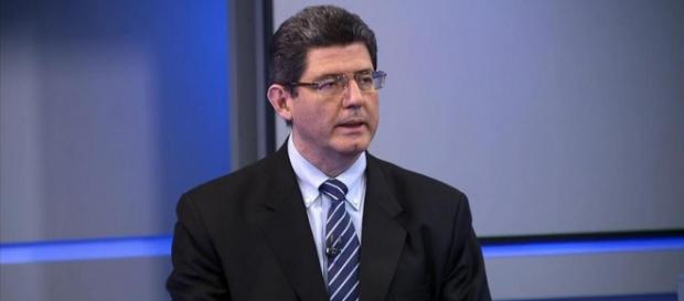 Levy diz que Dilma não falhou, mas fala em cortes Levy diz que Dilma não falhou, mas fala em cortes