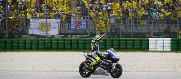 Valentino celebra ante sus seguidores Valentino celebra ante sus seguidores