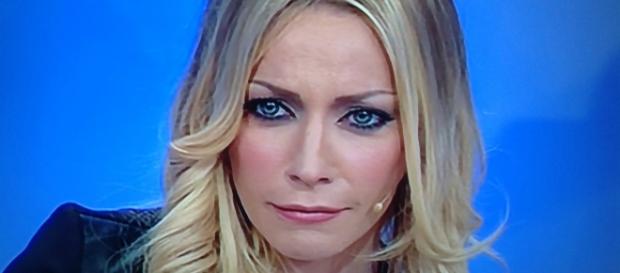 Karina Cascella potrebbe avere un nuovo amore Karina Cascella potrebbe avere un nuovo amore
