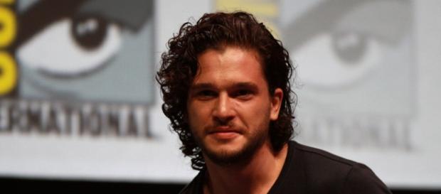 Wurde Kit Harington in einer Schlacht gesehen? Wurde Kit Harington in einer Schlacht gesehen?