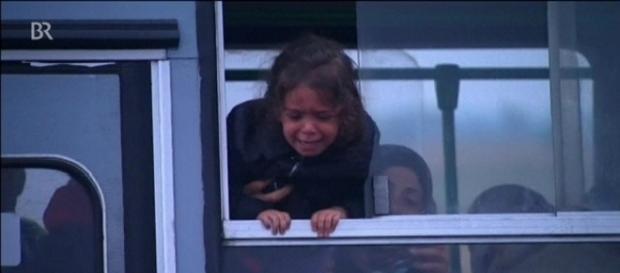 Oft werden Familien auf der Flucht zerrissen! Oft werden Familien auf der Flucht zerrissen!