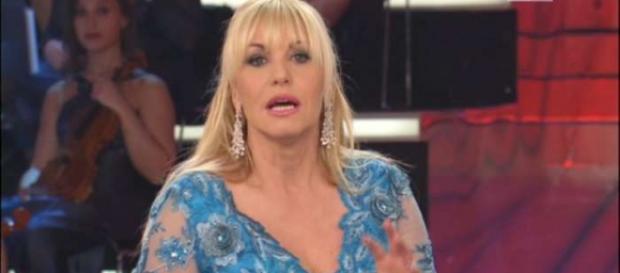 Replica Ti lascio una canzone 2015. Replica Ti lascio una canzone 2015.